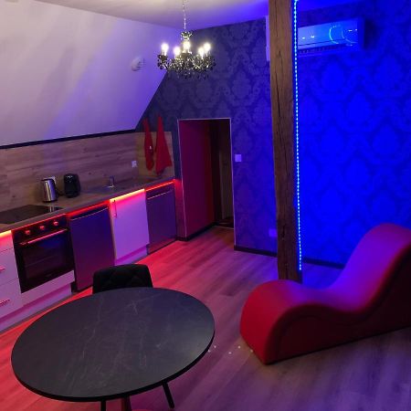 Love Room Avec Jacuzzi Prive Bonnetable 外观 照片