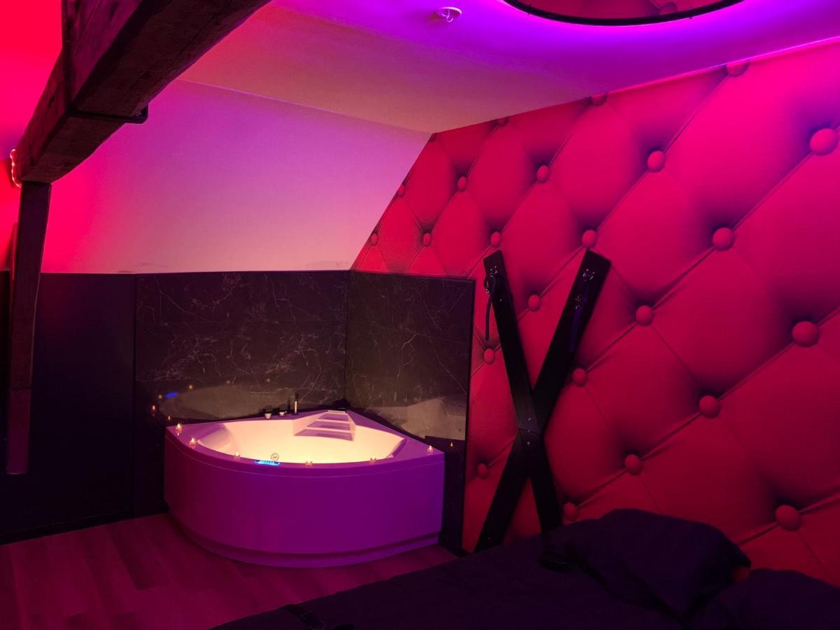 Love Room Avec Jacuzzi Prive Bonnetable 外观 照片