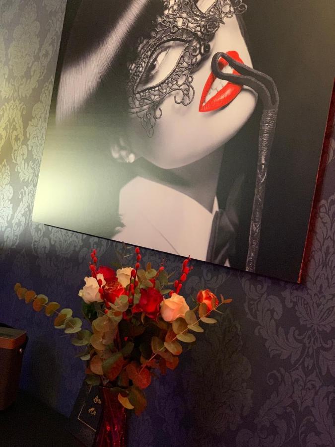 Love Room Avec Jacuzzi Prive Bonnetable 外观 照片