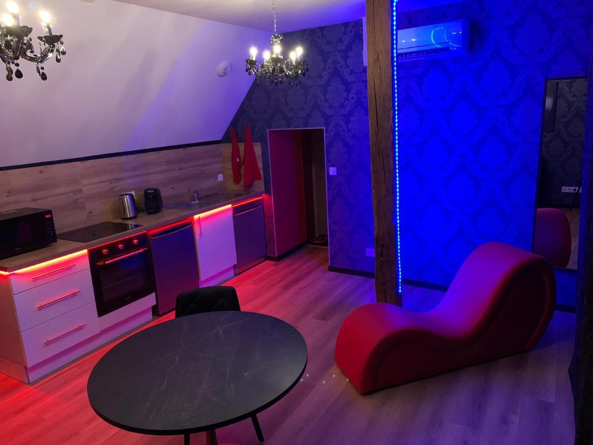 Love Room Avec Jacuzzi Prive Bonnetable 外观 照片