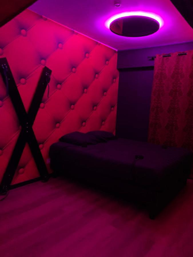 Love Room Avec Jacuzzi Prive Bonnetable 外观 照片